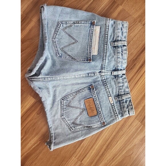 Wrangler x Billabong Shorts Womens 25 Showdown Floral Patchwork Denim Cut Offs - Picture 7 of 10